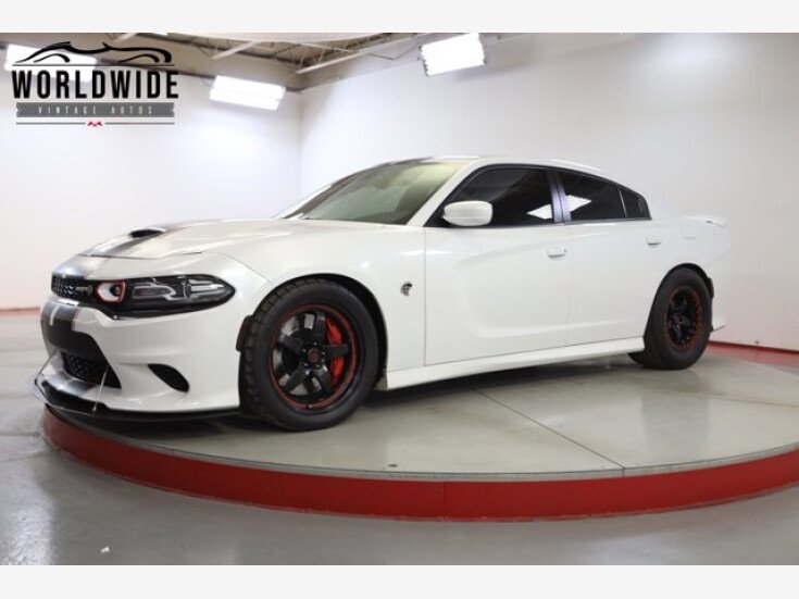 Thumbnail Photo undefined for 2015 Dodge Charger SRT Hellcat